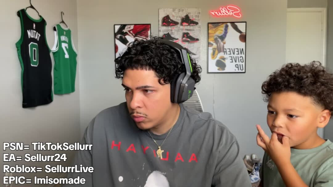 A♣️ (@adnishkyla_) is LIVE - TikTok LIVE